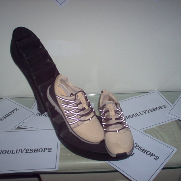 CLARKS TRIGENIC FLEX - Picture 1 of 3